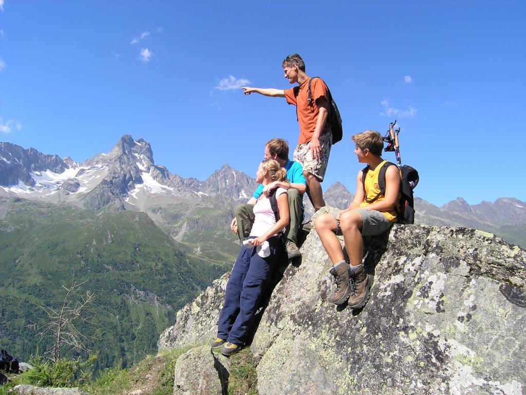 Wellnesshuettendorf Wiese Sankt Leonhard im Pitztal Exterior foto