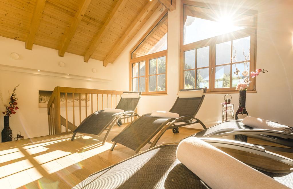 Wellnesshuettendorf Wiese Sankt Leonhard im Pitztal Exterior foto