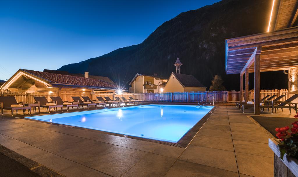 Wellnesshuettendorf Wiese Sankt Leonhard im Pitztal Exterior foto