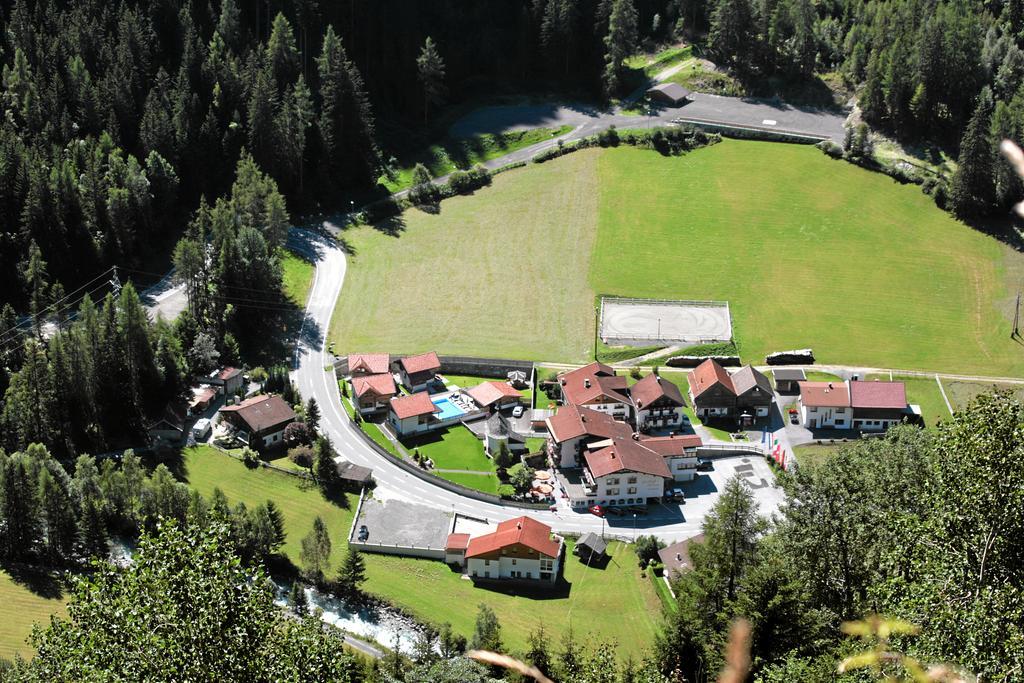 Wellnesshuettendorf Wiese Sankt Leonhard im Pitztal Exterior foto